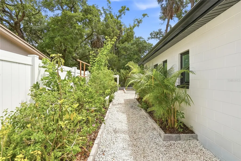6828 S Wall Street Tampa FL 33616