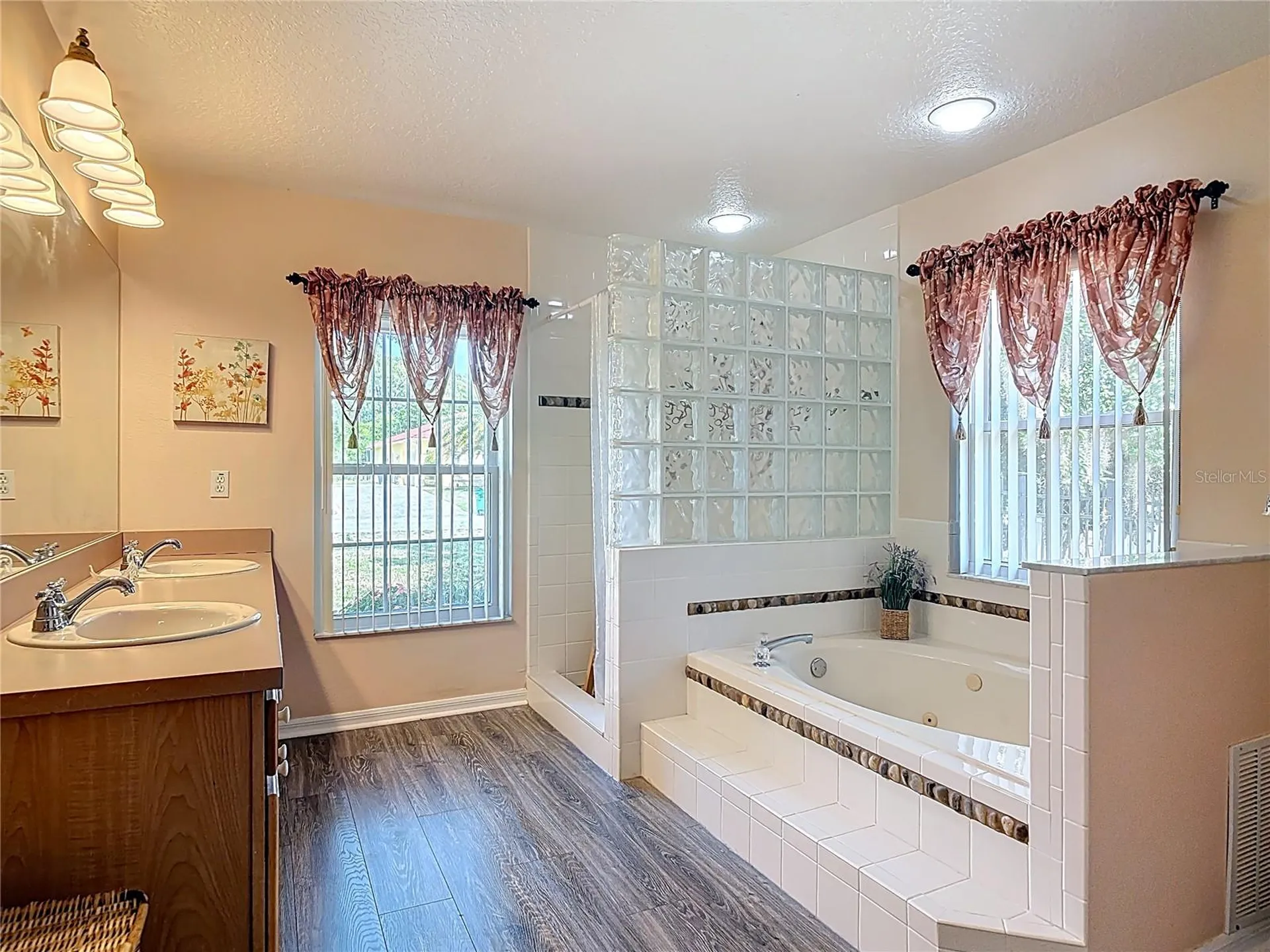290 Shadydale Court Deltona FL 32738