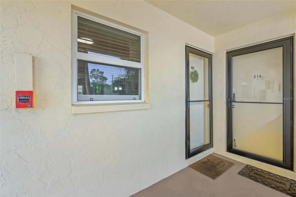 915 Beach Road Siesta Key FL 34242