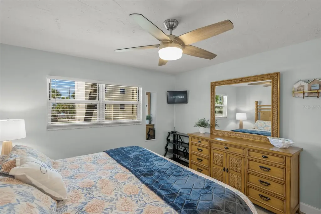 915 Beach Road Siesta Key FL 34242