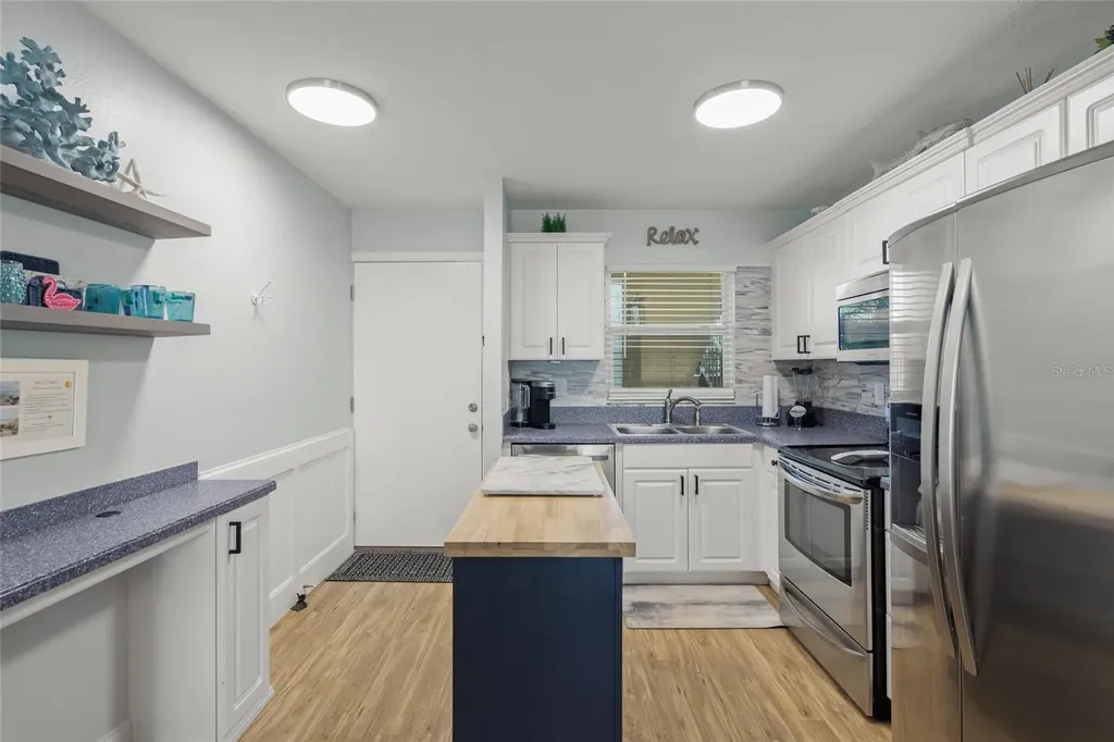 915 Beach Road Siesta Key FL 34242
