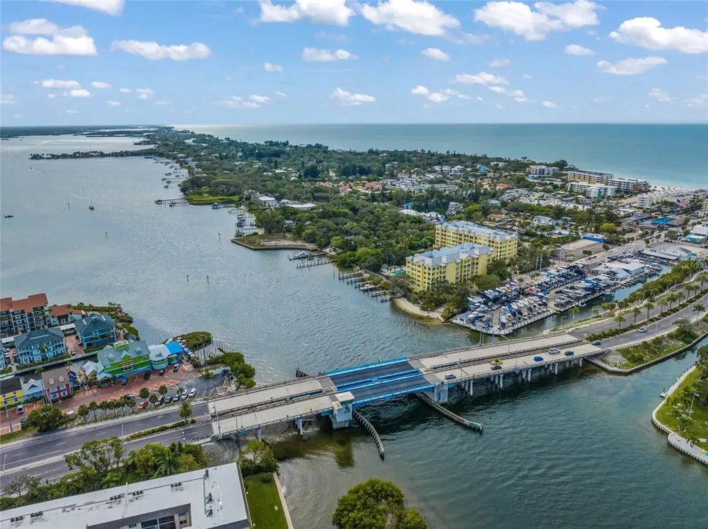 915 Beach Road Siesta Key FL 34242