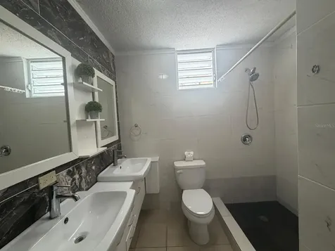 118 C. Las Flores San Juan PR 00912