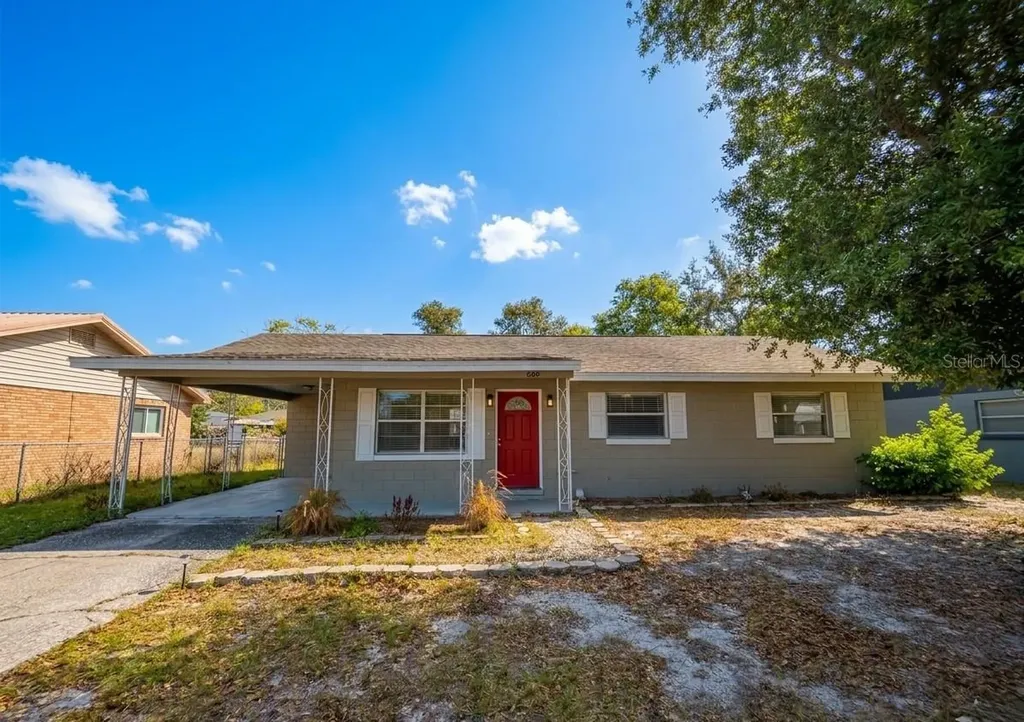606 Holt Circle Winter Haven FL 33880