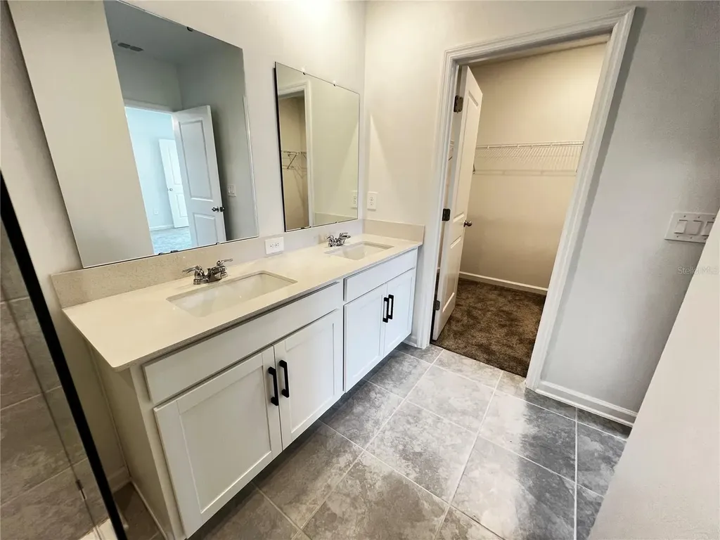 2010 Punch Bowl Avenue Davenport FL 33837