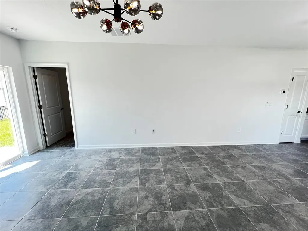 2010 Punch Bowl Avenue Davenport FL 33837