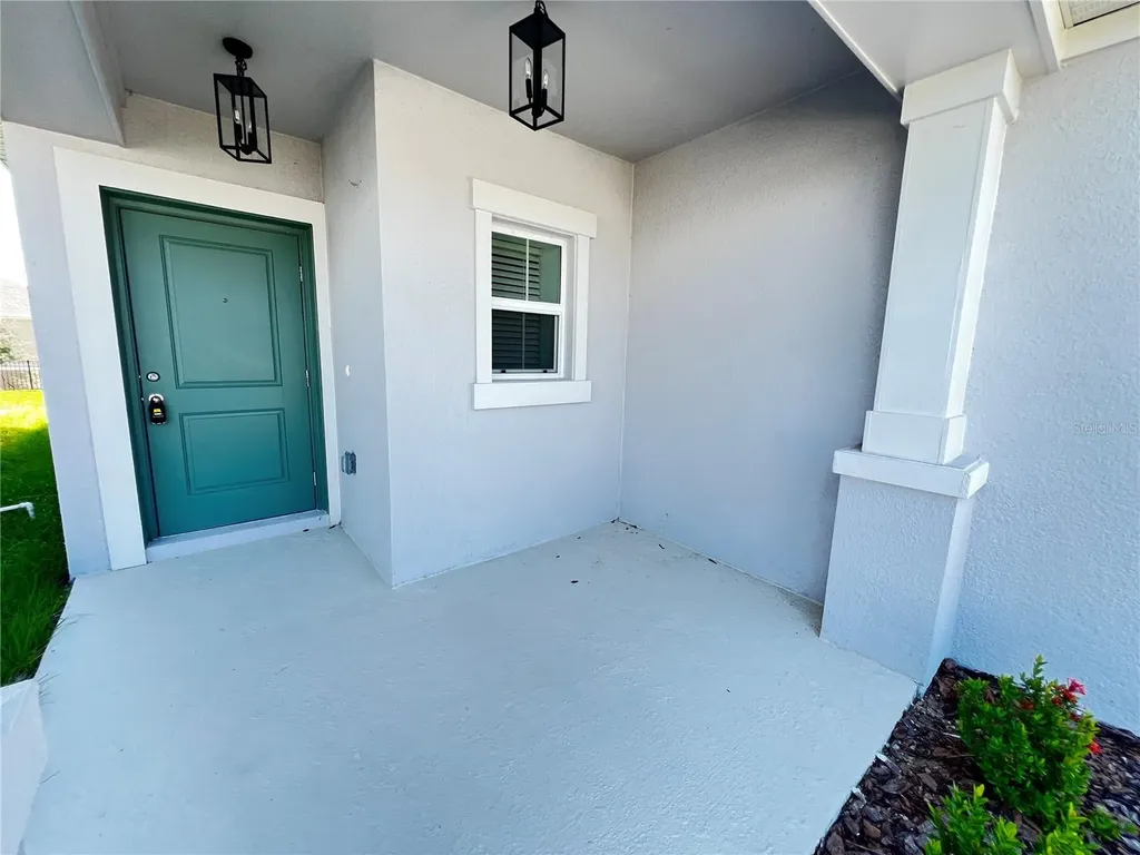2010 Punch Bowl Avenue Davenport FL 33837