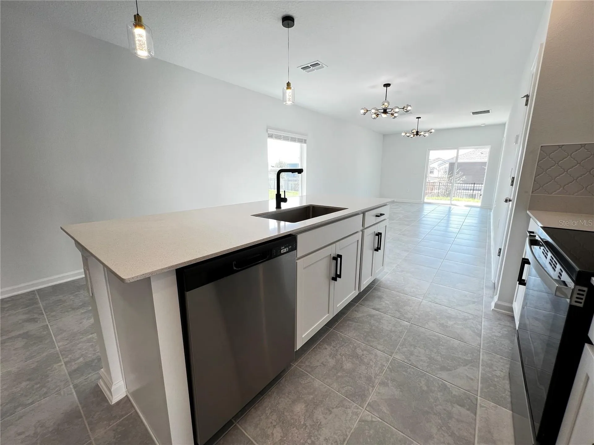 2010 Punch Bowl Avenue Davenport FL 33837