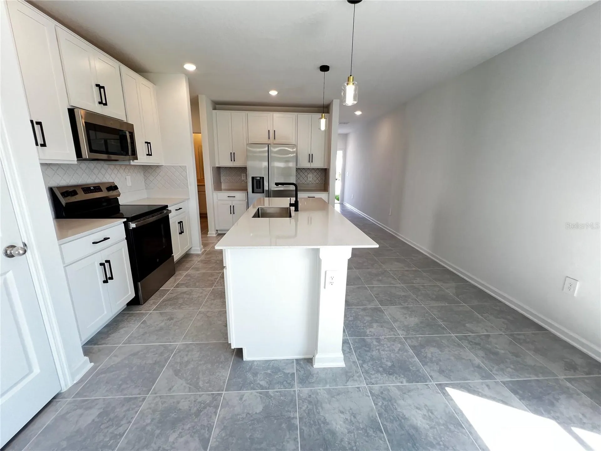 2010 Punch Bowl Avenue Davenport FL 33837