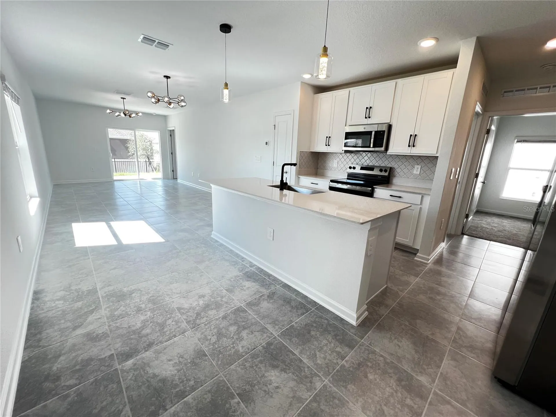2010 Punch Bowl Avenue Davenport FL 33837