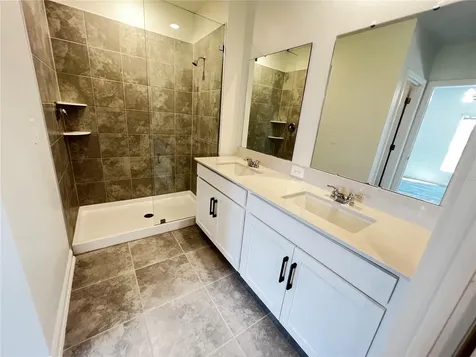 2010 Punch Bowl Avenue Davenport FL 33837