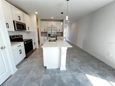 2010 Punch Bowl Avenue Davenport FL 33837