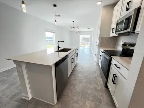 2010 Punch Bowl Avenue Davenport FL 33837