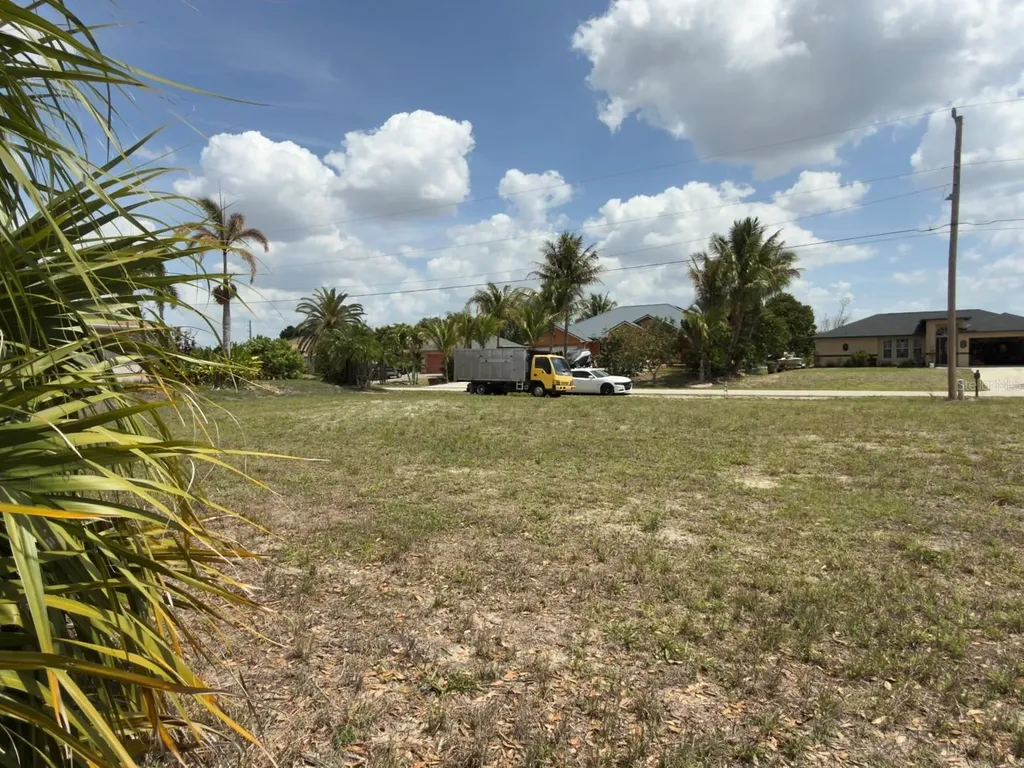 2206 NE 1st Place Cape Coral FL 33909