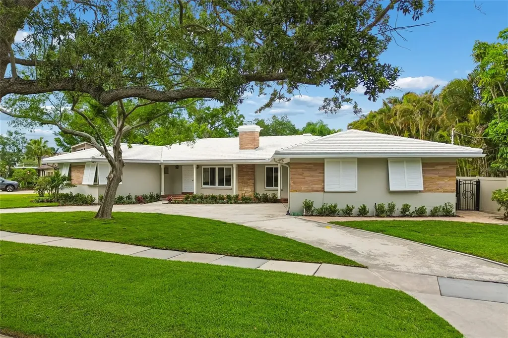 99 Ladoga Avenue Tampa FL 33606