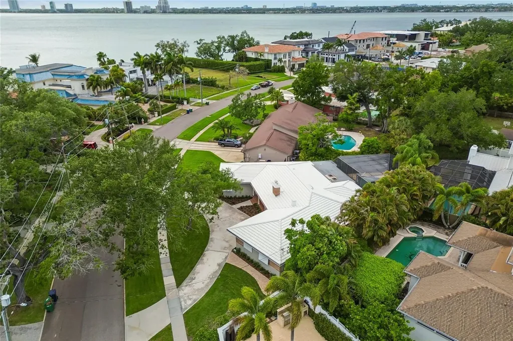 99 Ladoga Avenue Tampa FL 33606