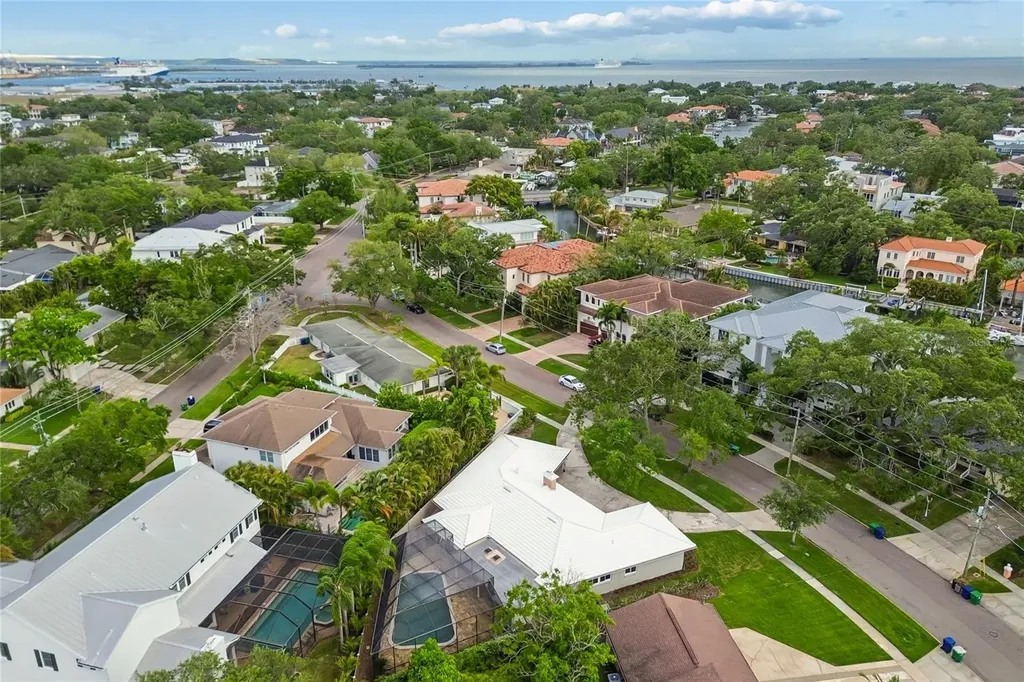 99 Ladoga Avenue Tampa FL 33606