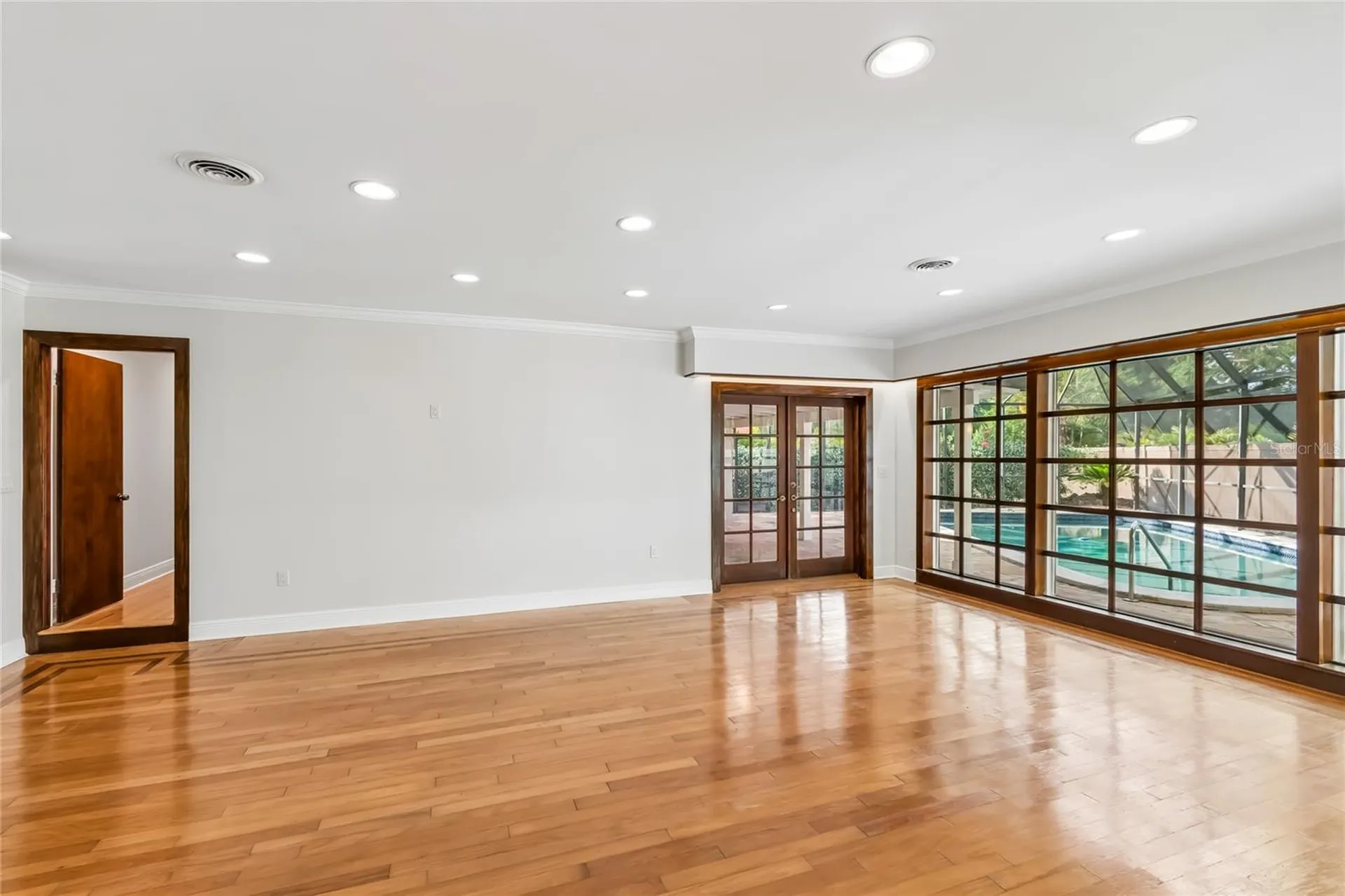 99 Ladoga Avenue Tampa FL 33606
