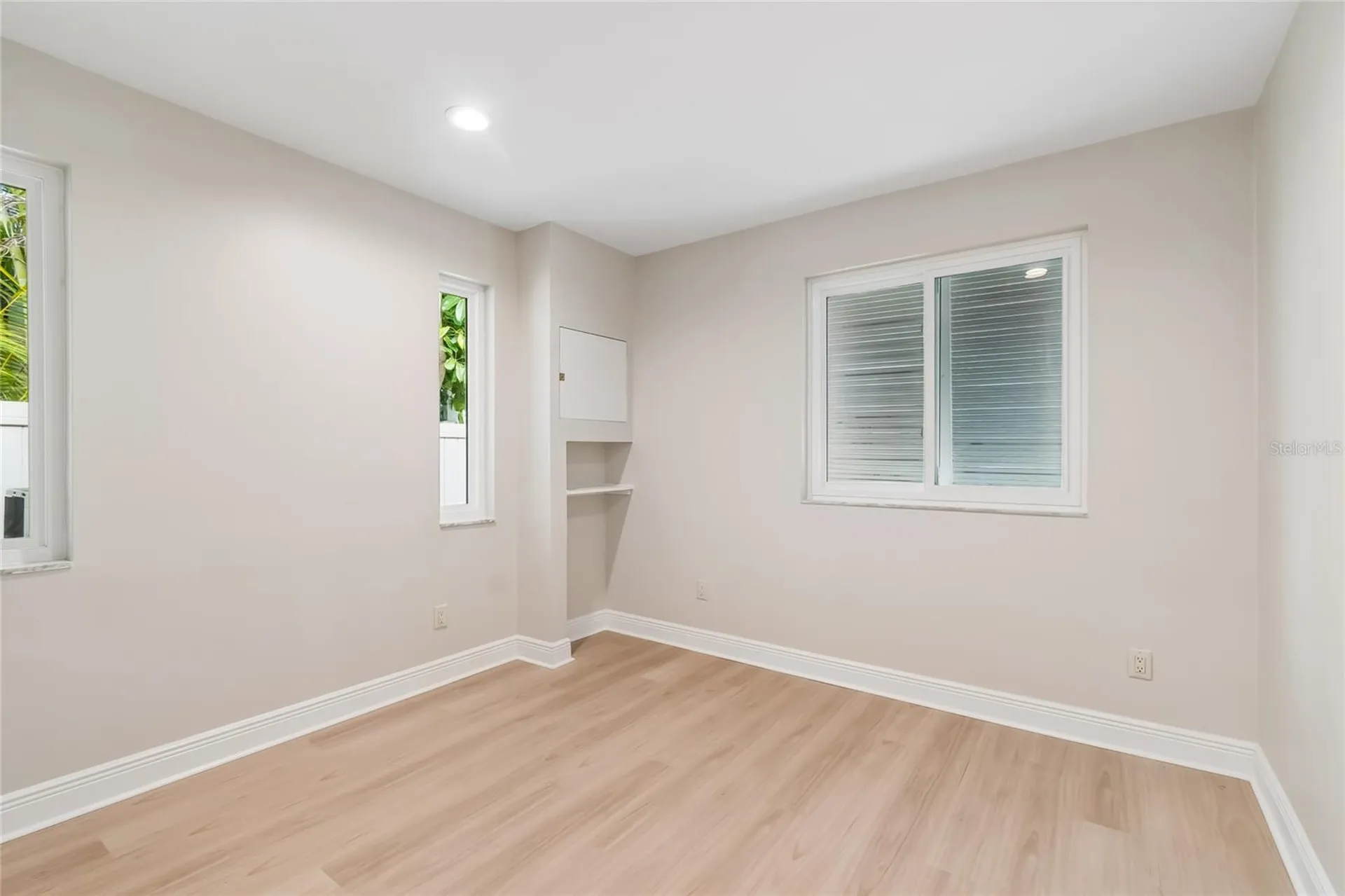99 Ladoga Avenue Tampa FL 33606