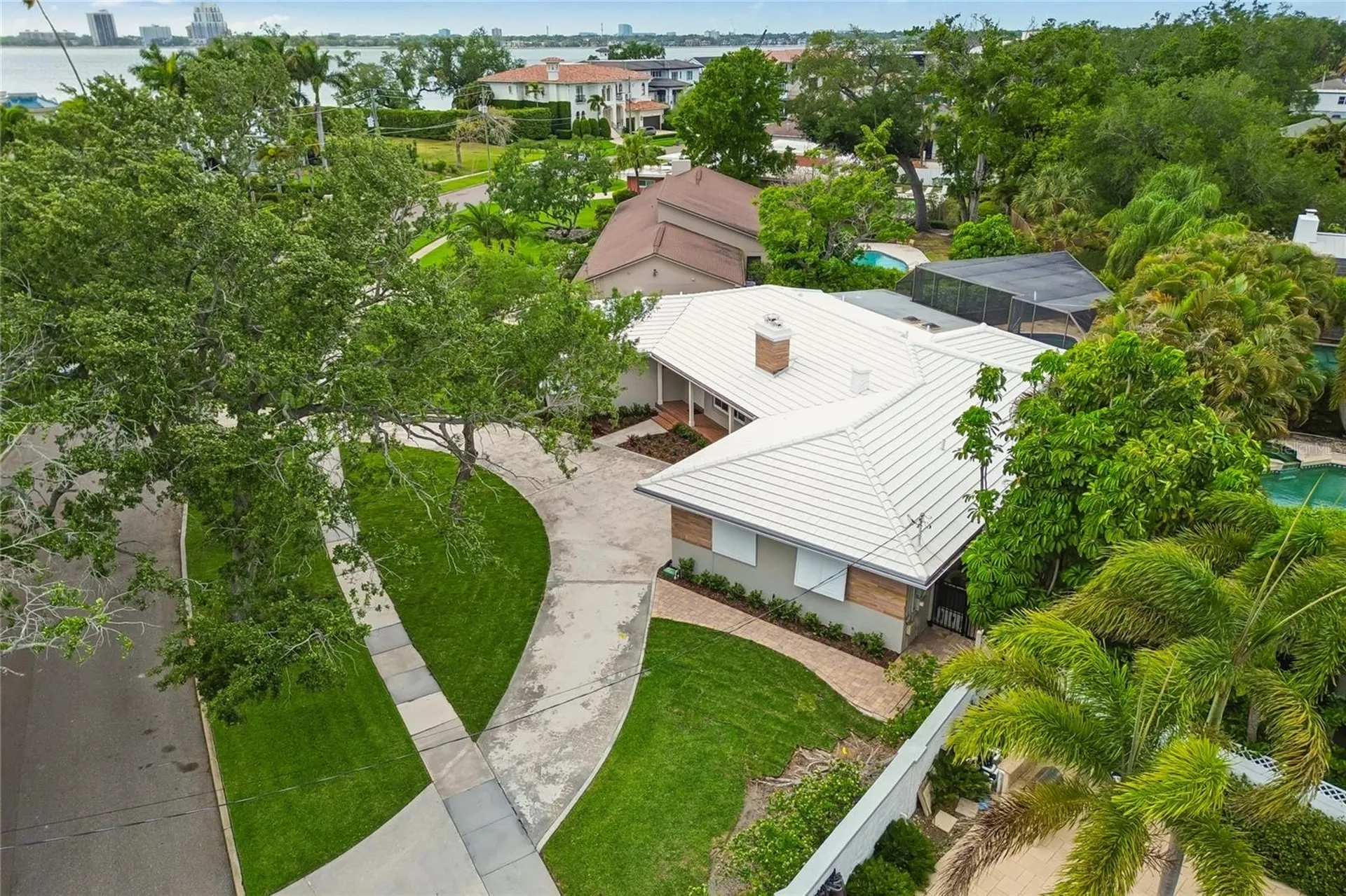 99 Ladoga Avenue Tampa FL 33606