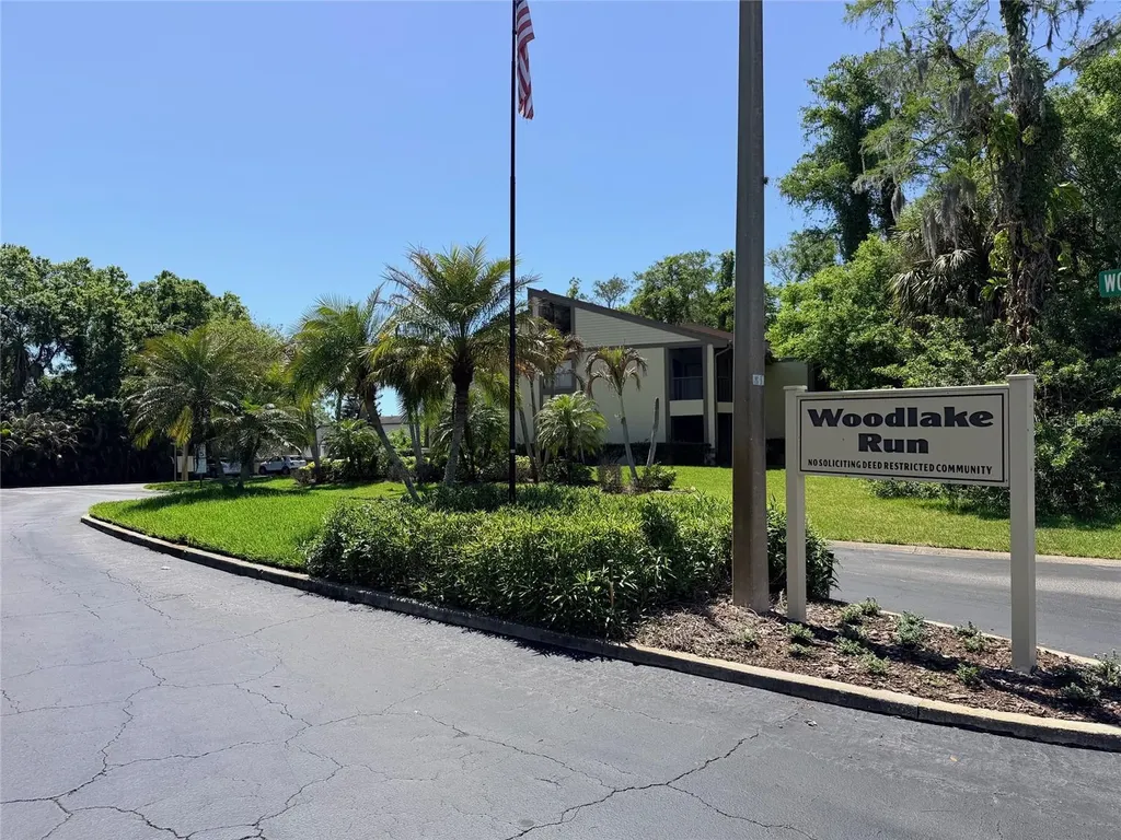 260 Woodlake E Oldsmar FL 34677