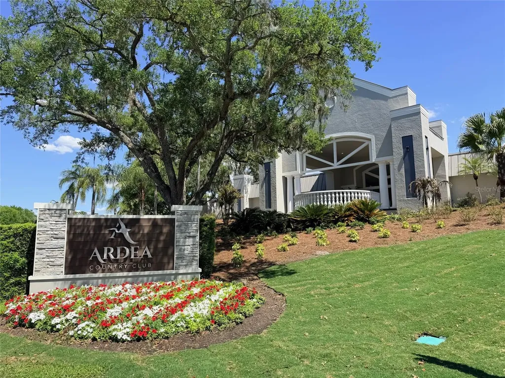 260 Woodlake E Oldsmar FL 34677