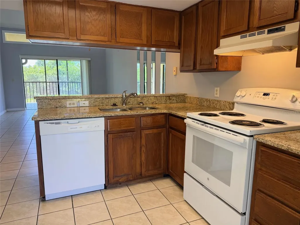 260 Woodlake E Oldsmar FL 34677