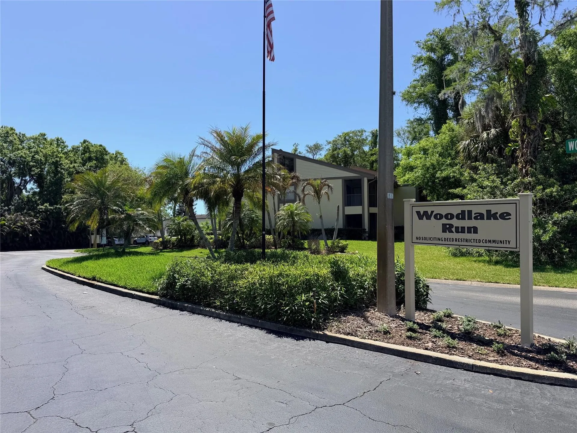 260 Woodlake E Oldsmar FL 34677