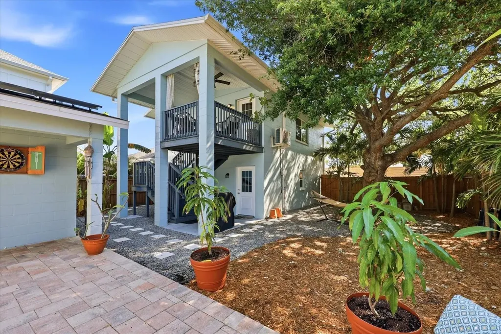 3021 10th Street N St Petersburg FL 33704