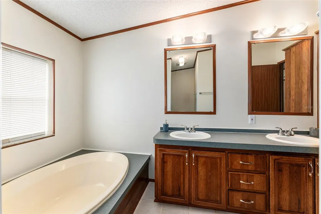8960 SW 32nd Terrace Ocala FL 34476