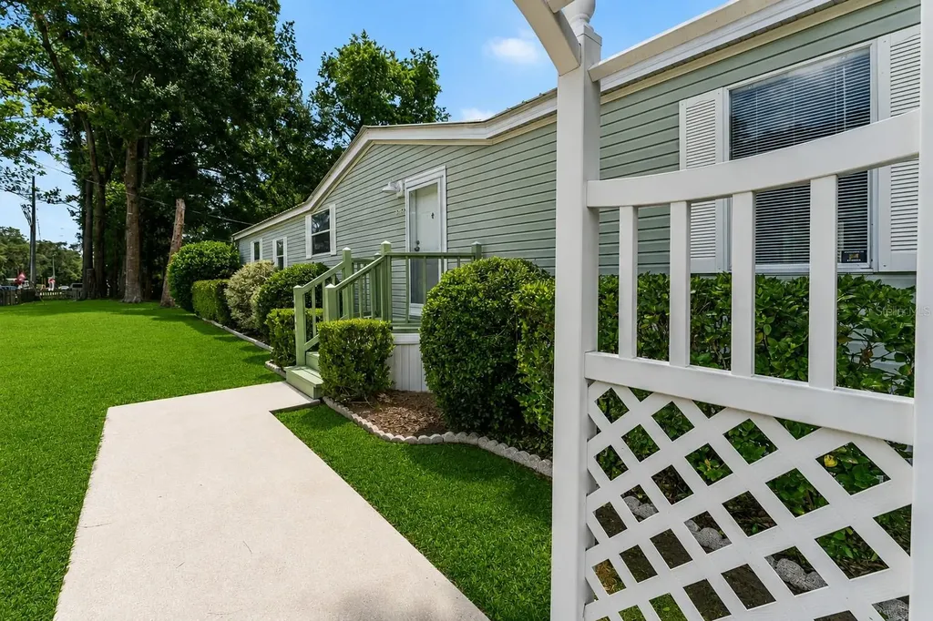 8960 SW 32nd Terrace Ocala FL 34476