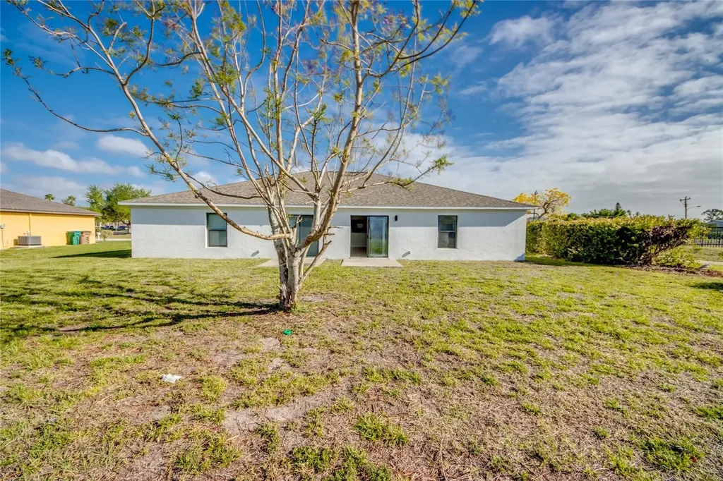 842/844 SW 39th Terrace Cape Coral FL 33914