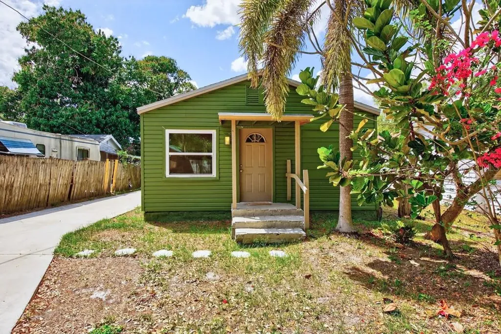 5818 39th Street N St Petersburg FL 33714