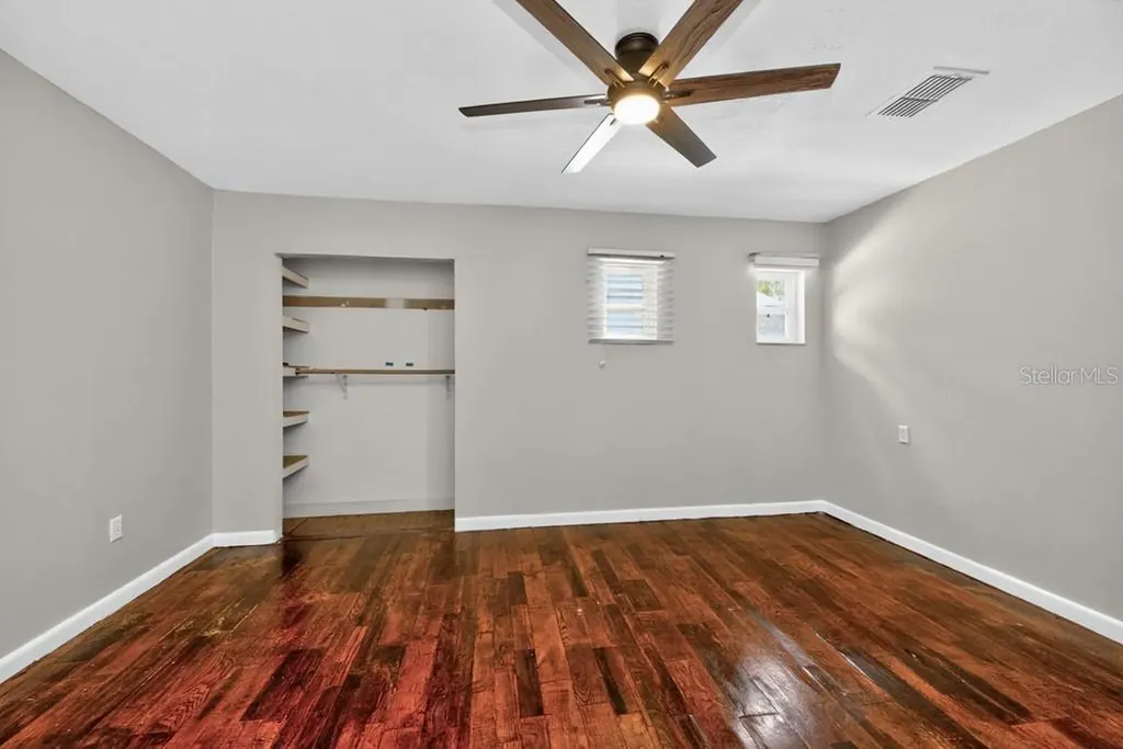 5818 39th Street N St Petersburg FL 33714