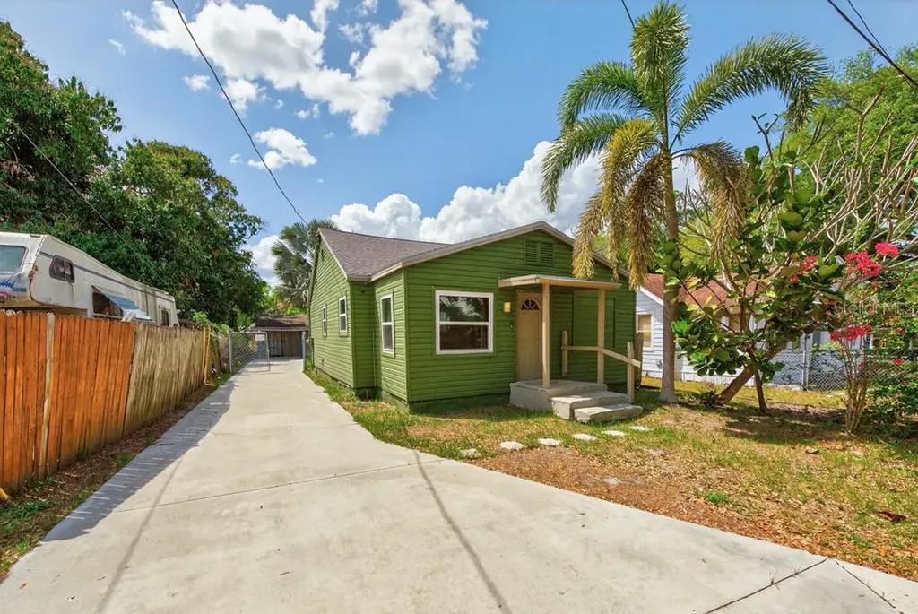 5818 39th Street N St Petersburg FL 33714