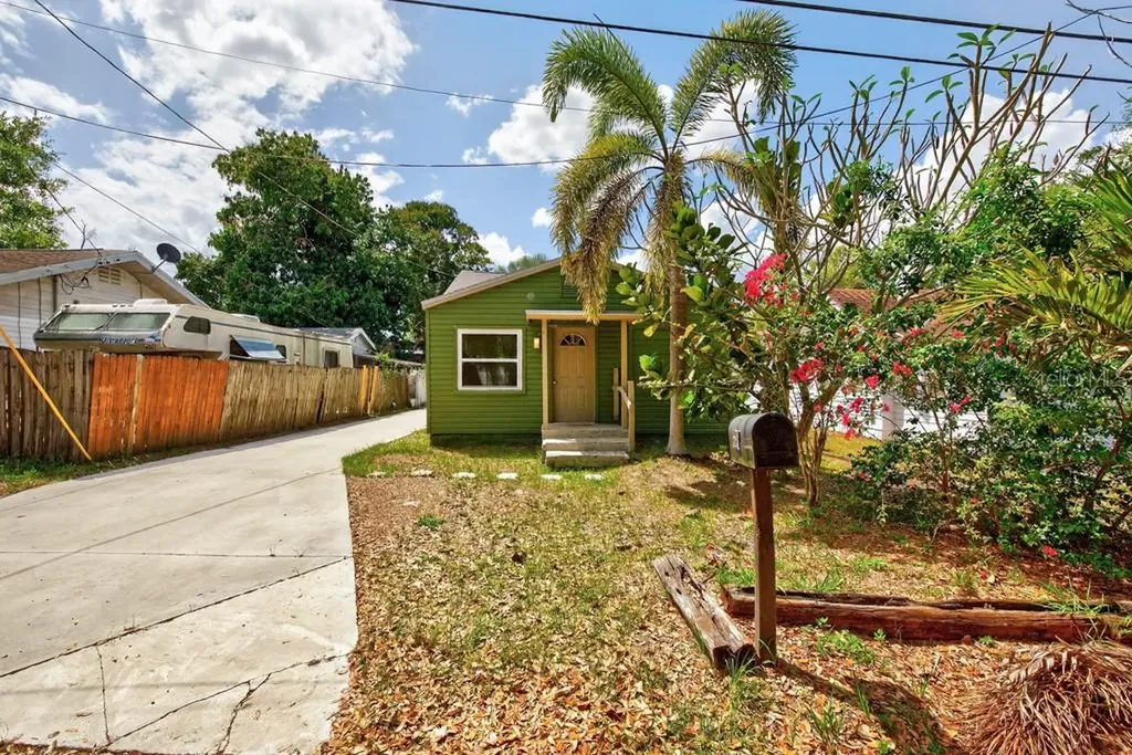 5818 39th Street N St Petersburg FL 33714