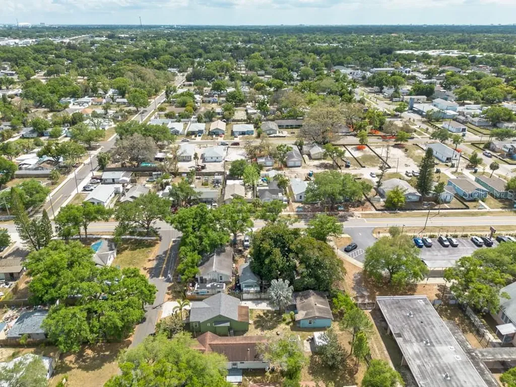 5818 39th Street N St Petersburg FL 33714