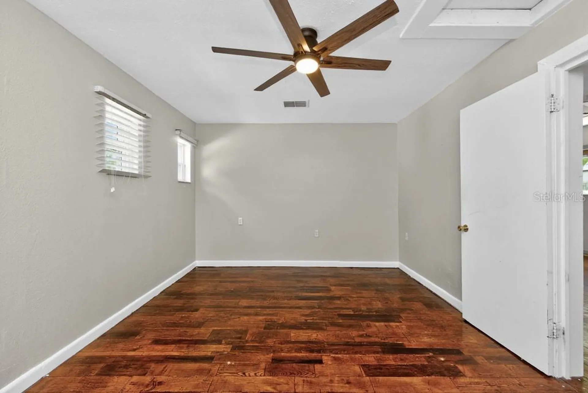 5818 39th Street N St Petersburg FL 33714