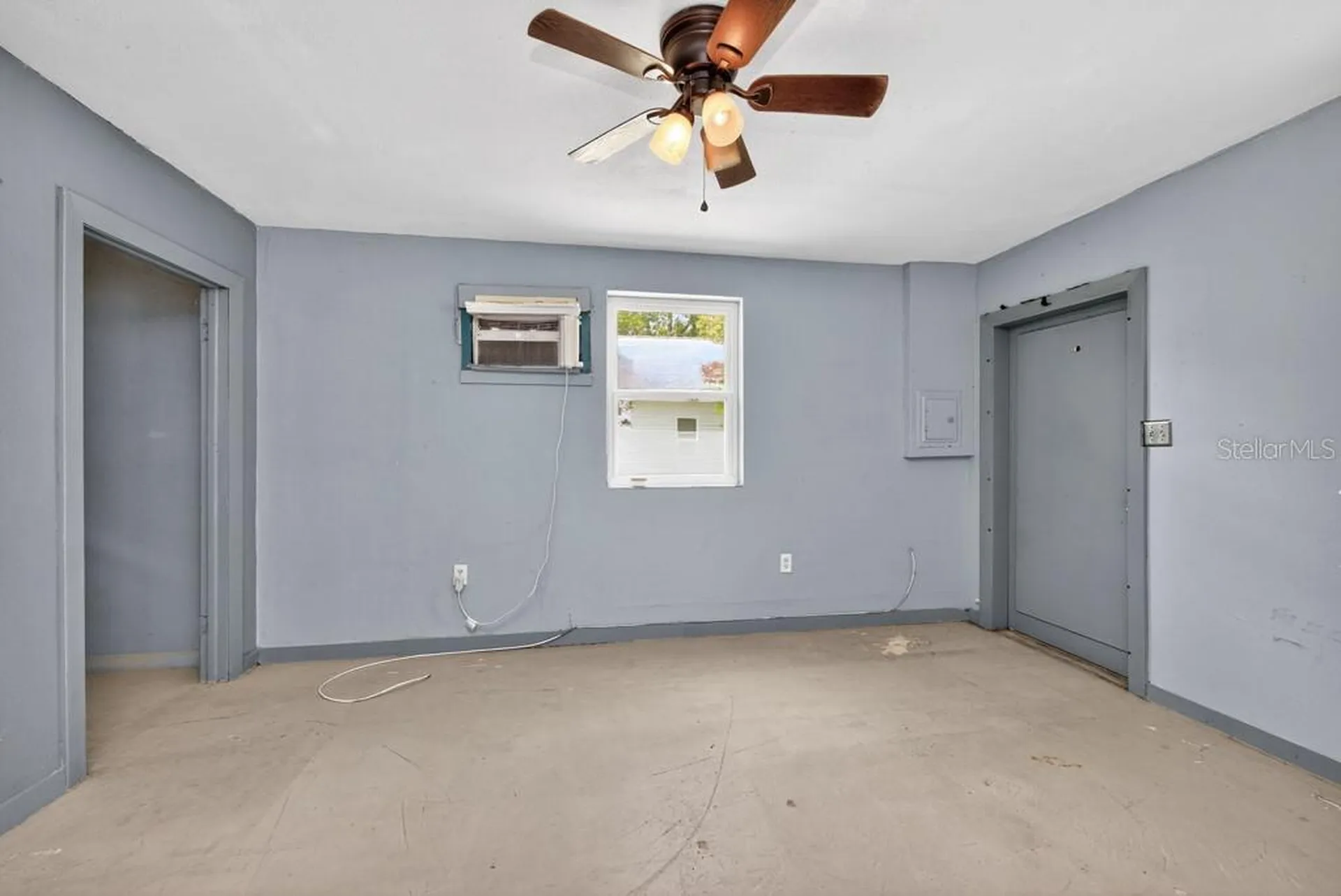 5818 39th Street N St Petersburg FL 33714