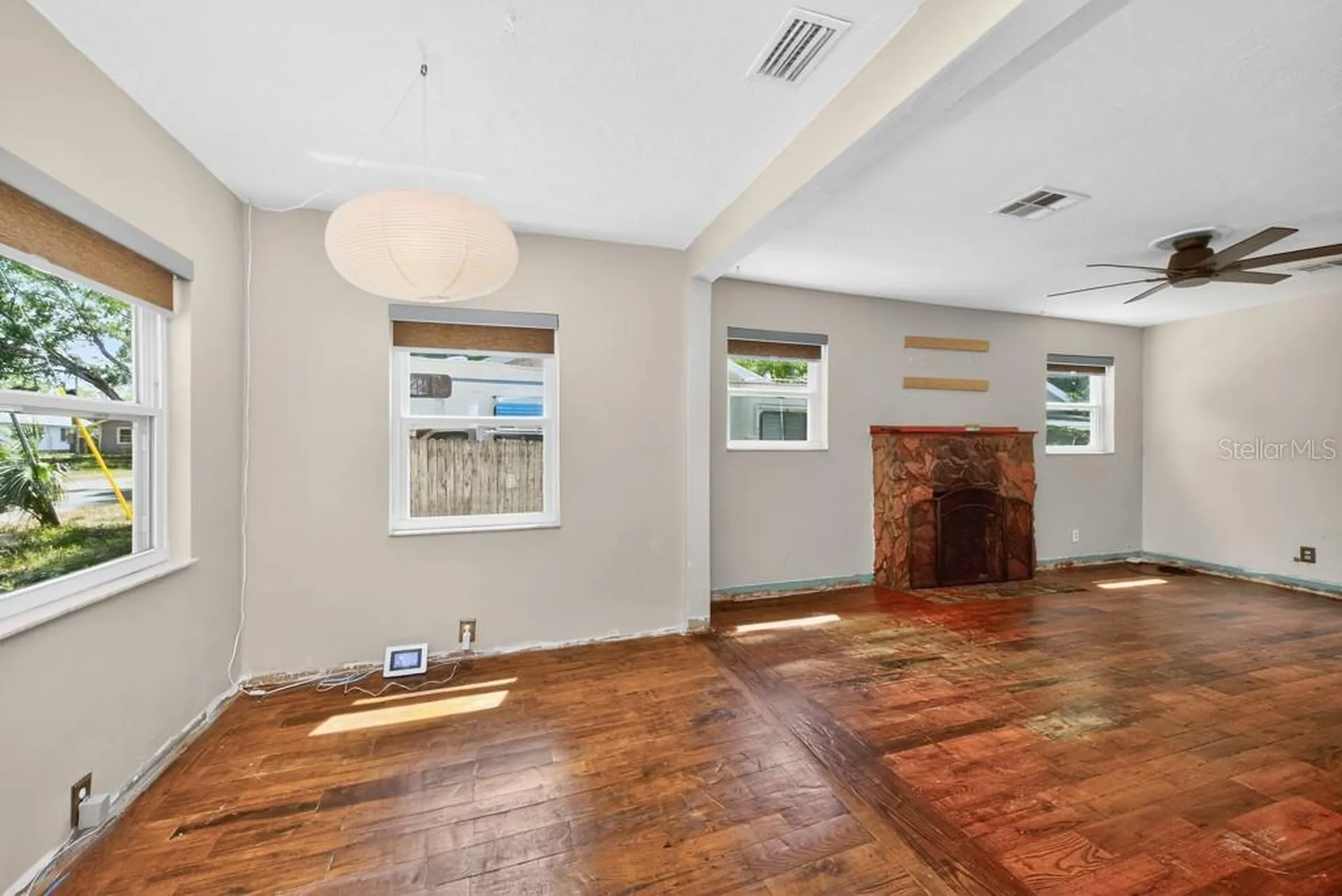 5818 39th Street N St Petersburg FL 33714