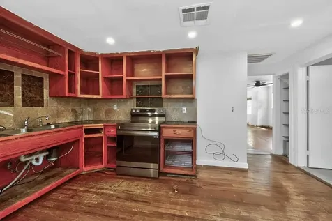 5818 39th Street N St Petersburg FL 33714