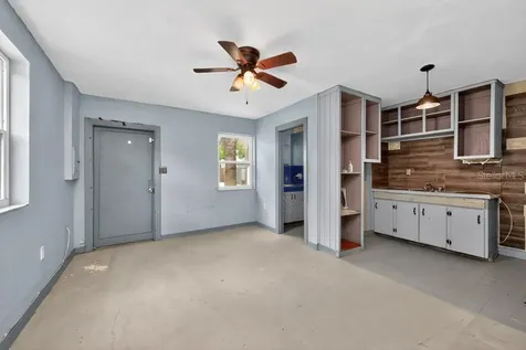 5818 39th Street N St Petersburg FL 33714