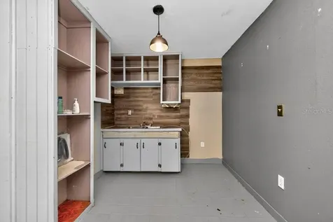 5818 39th Street N St Petersburg FL 33714