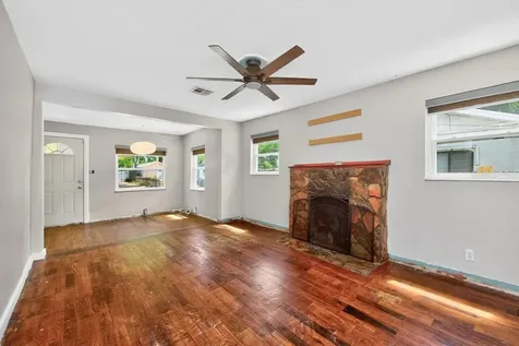 5818 39th Street N St Petersburg FL 33714