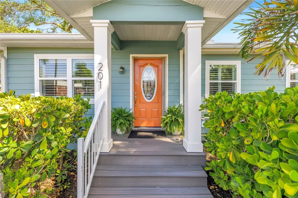 201 35th Avenue NE St Petersburg FL 33704