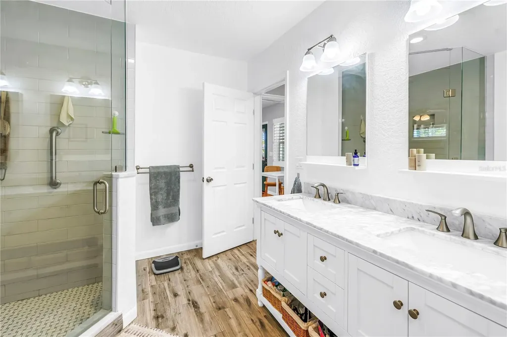 201 35th Avenue NE St Petersburg FL 33704