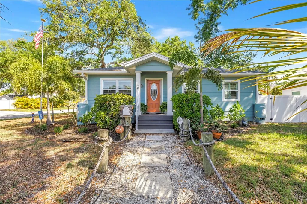 201 35th Avenue NE St Petersburg FL 33704