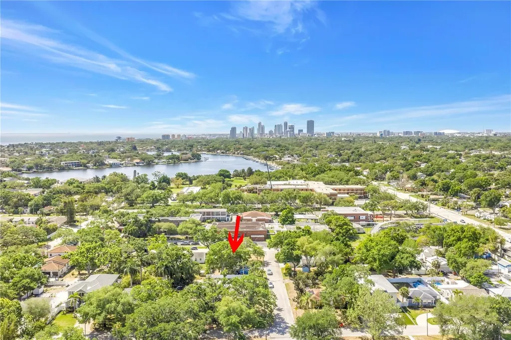 201 35th Avenue NE St Petersburg FL 33704