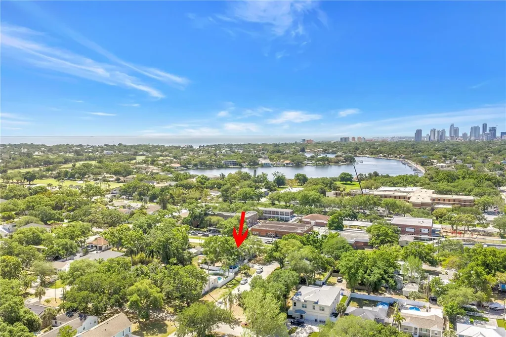 201 35th Avenue NE St Petersburg FL 33704