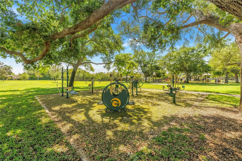 201 35th Avenue NE St Petersburg FL 33704